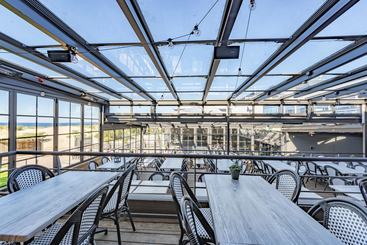 Solgården på Hotel Tylösand – retractable glass roof, photograph 2